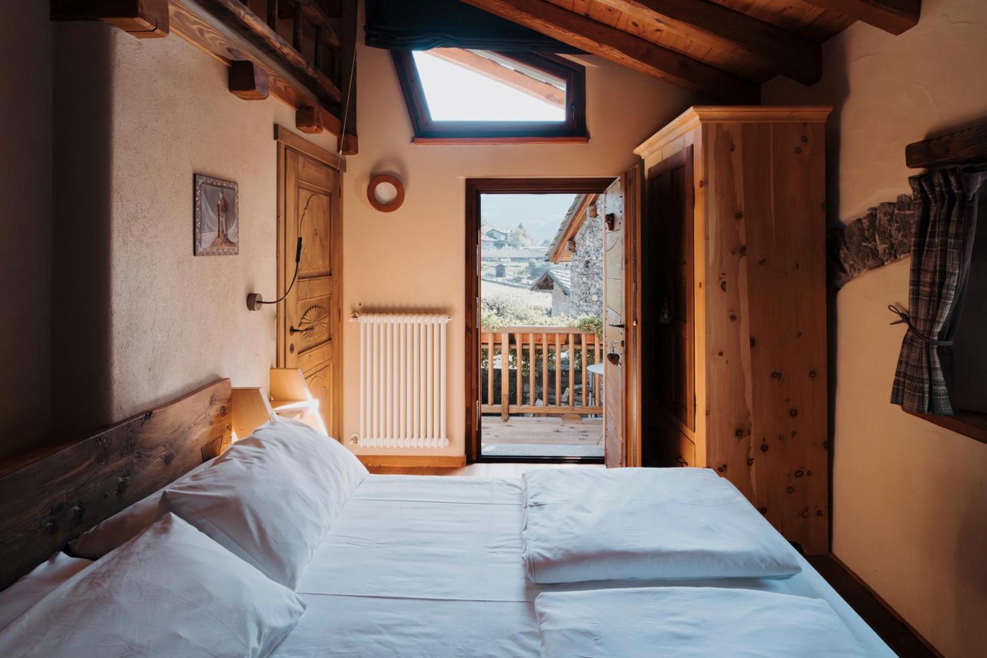 Au Coeur Du Village Chambres D'Hotes & Spa Arnad Exterior foto